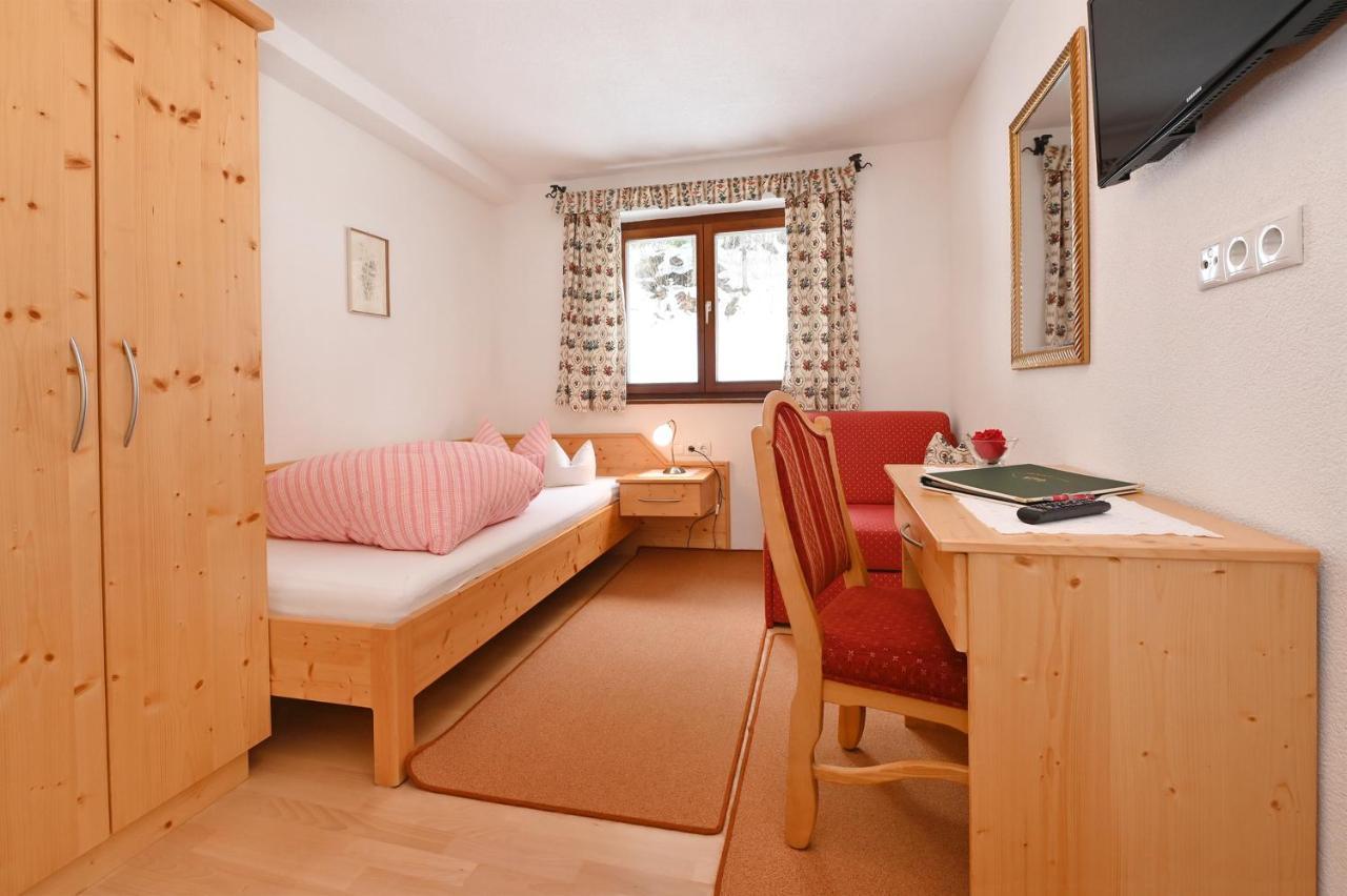 Hotel Montabella Schruns Ngoại thất bức ảnh