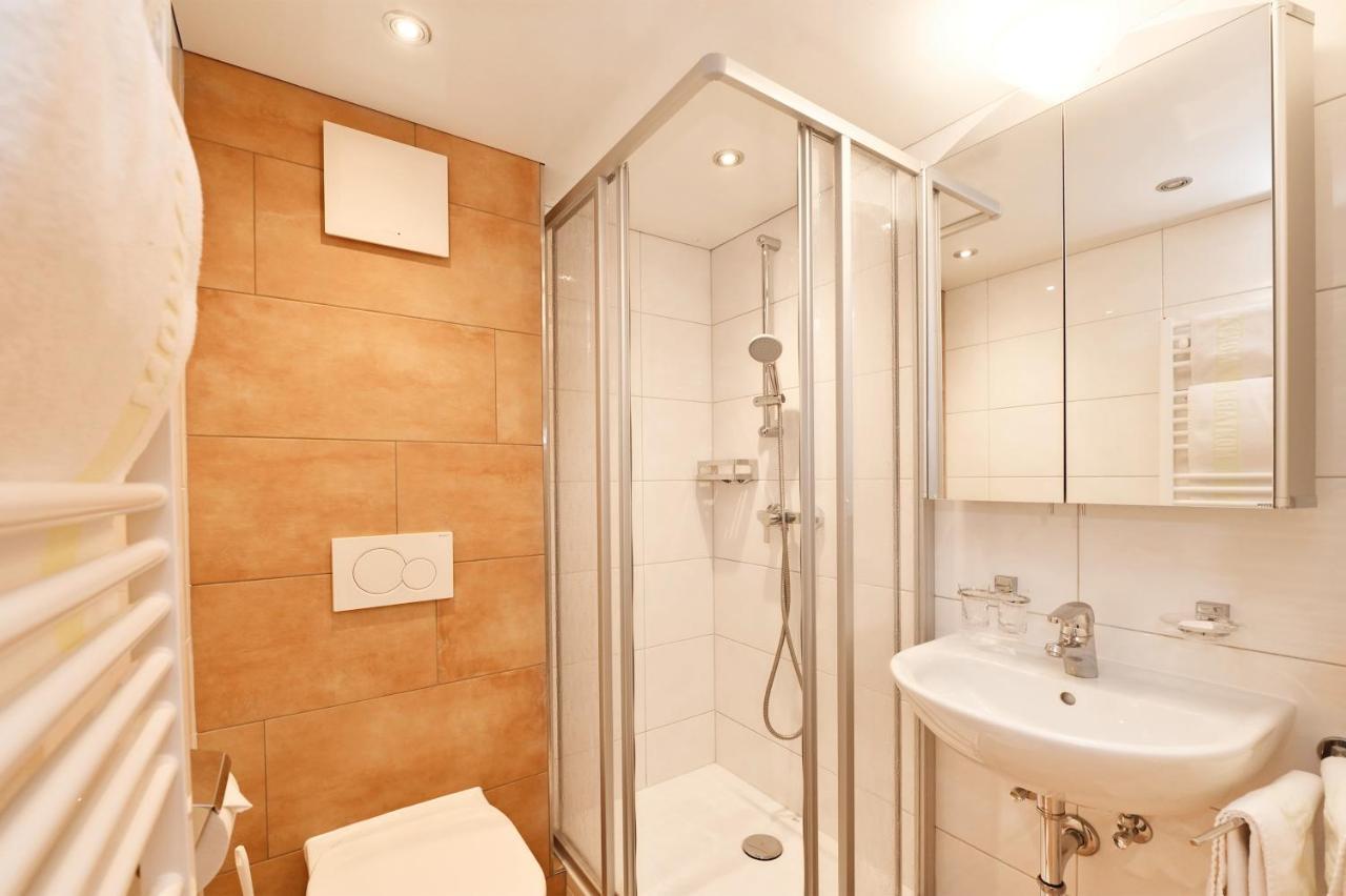 Hotel Montabella Schruns Ngoại thất bức ảnh