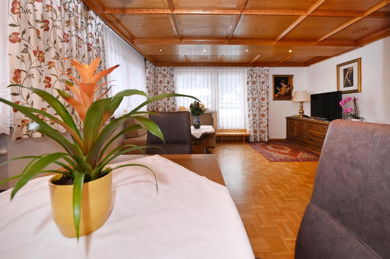 Hotel Montabella Schruns Ngoại thất bức ảnh