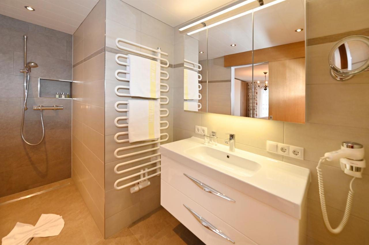 Hotel Montabella Schruns Ngoại thất bức ảnh