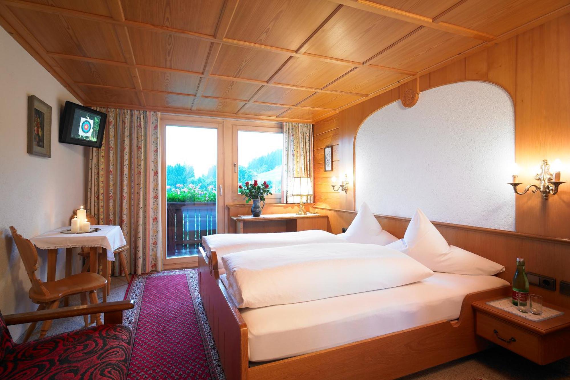 Hotel Montabella Schruns Ngoại thất bức ảnh