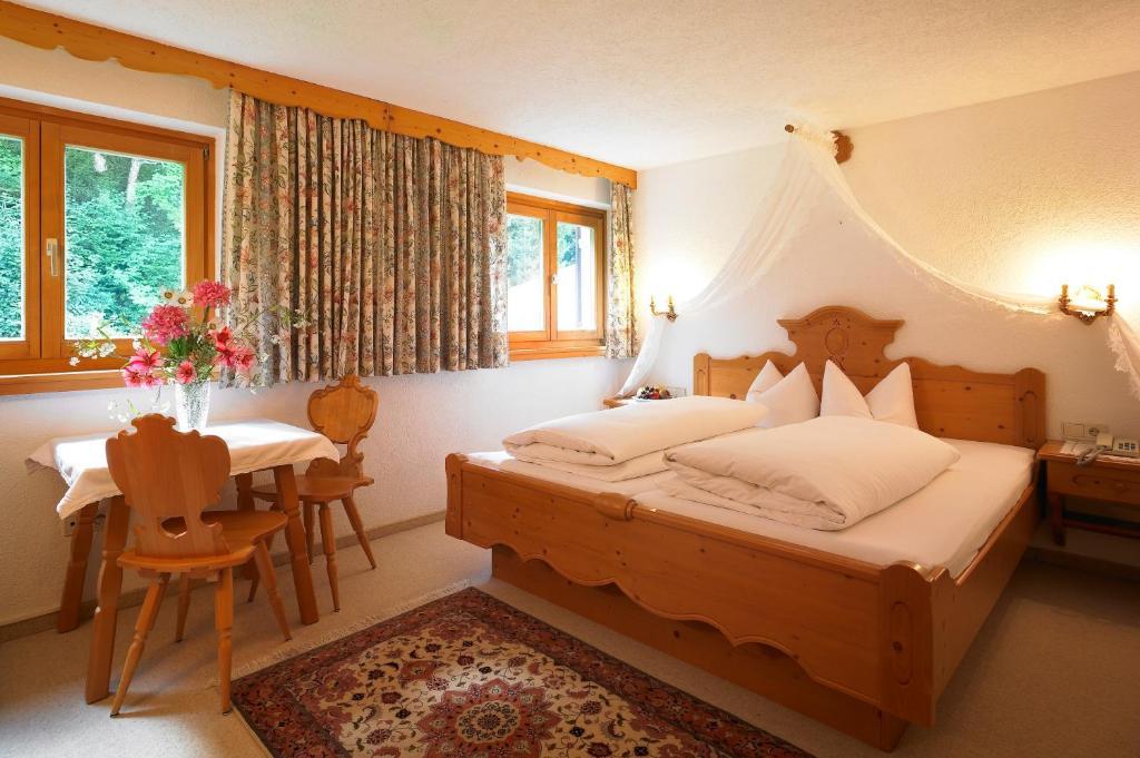 Hotel Montabella Schruns Phòng bức ảnh
