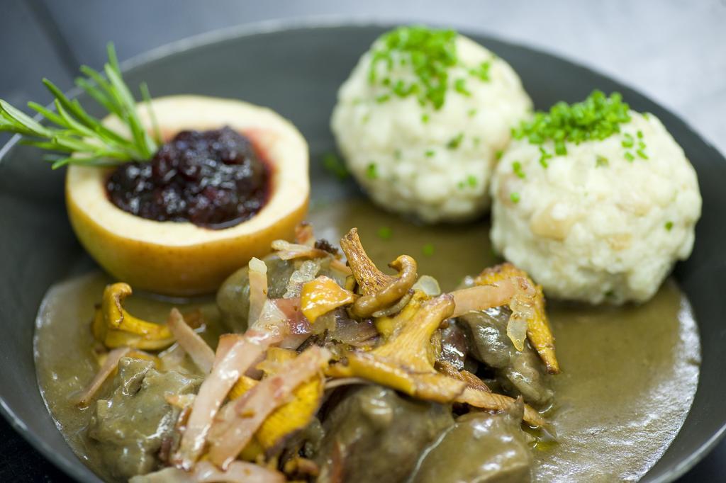 Hotel Montabella Schruns Ngoại thất bức ảnh